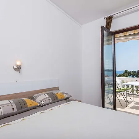 Dodic Apartment *